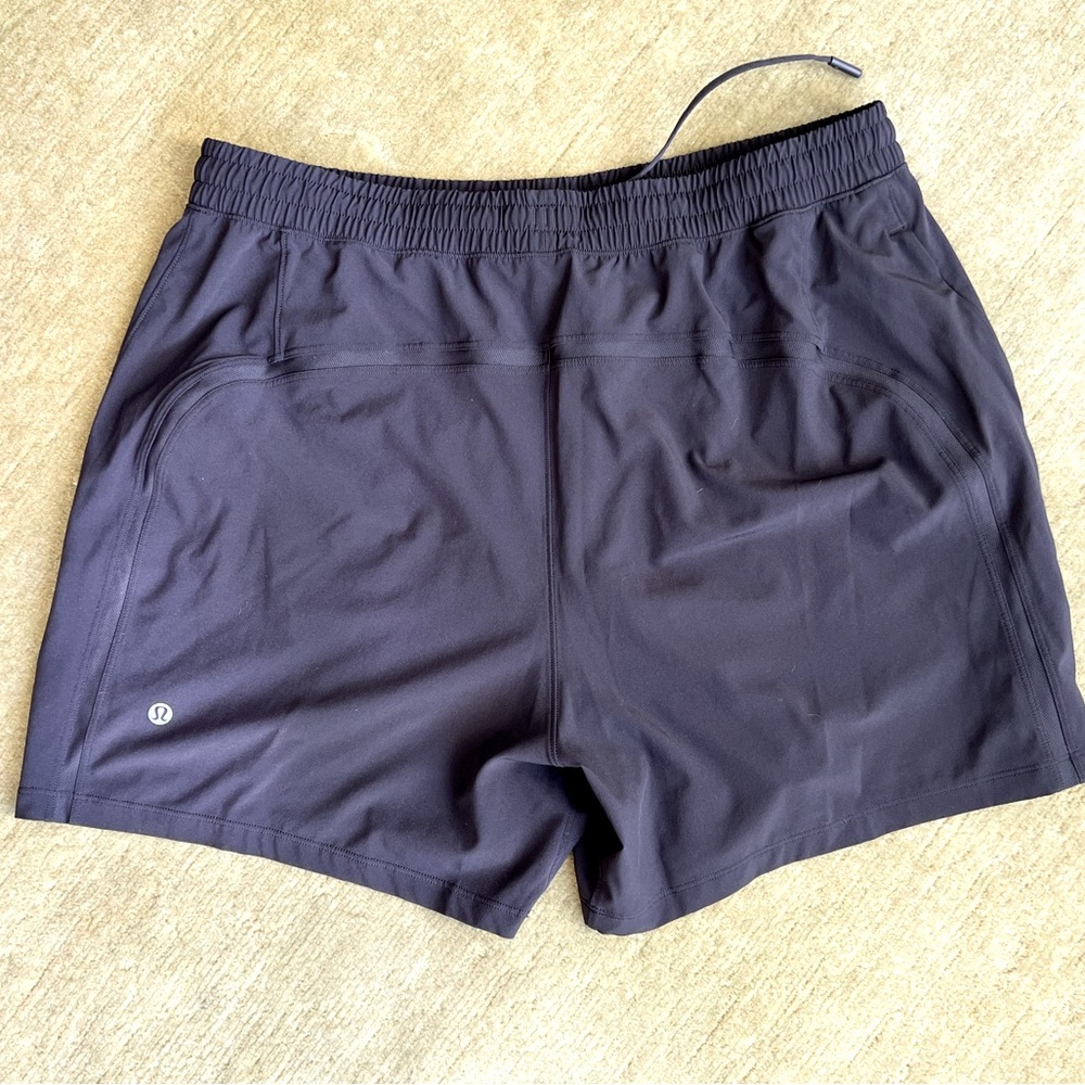 Lululemon x Barry’s - Pacebreaker Short 5in. - XL